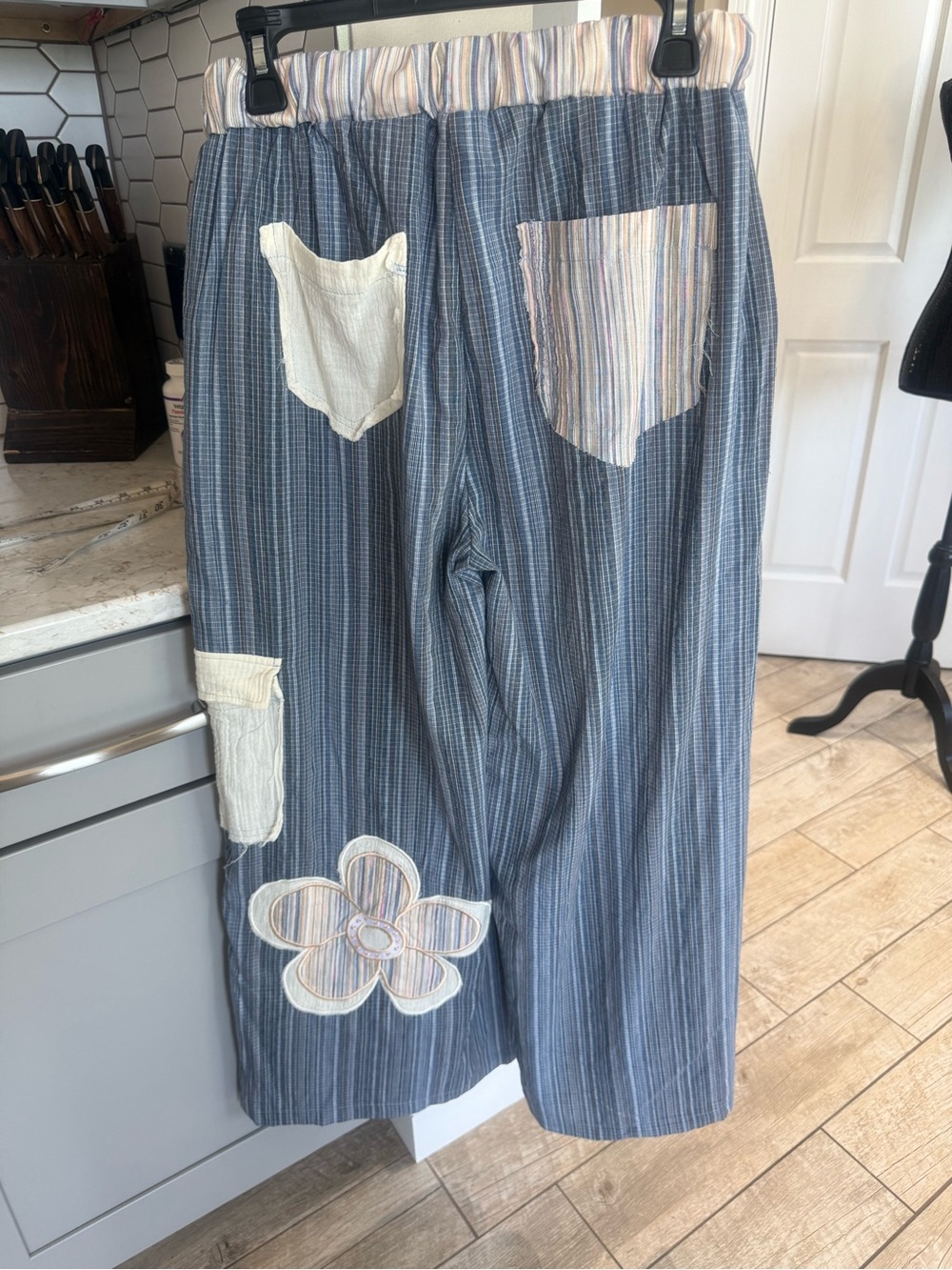 POL Striped Wide-Leg Patchwork Pants in Denim Blue with Cream Flowers - Picture 3 of 3